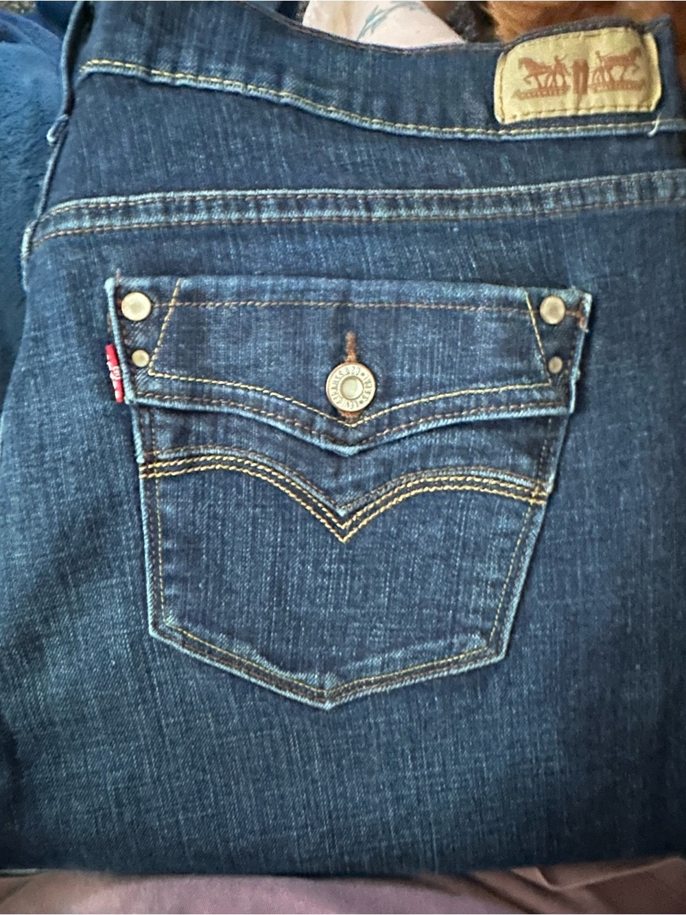 Levi's Women’s Dark Blue Bootcut Jeans with Contrast Stitching